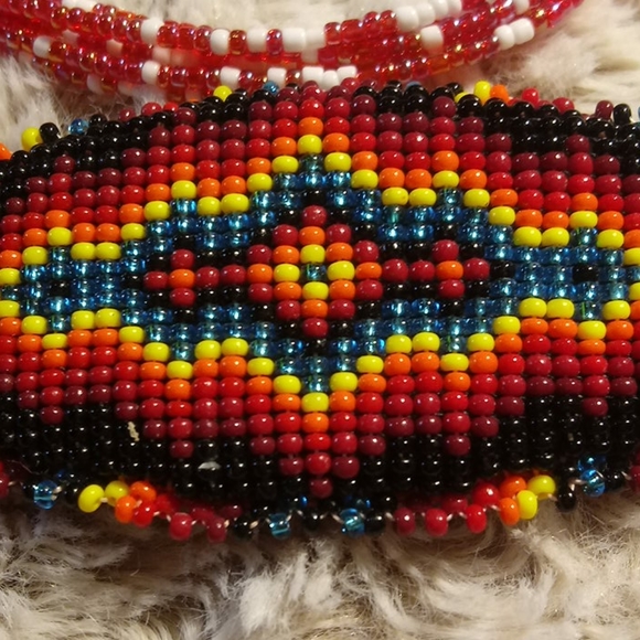 Beautiful Lot of Beaded Jewelry Multi colors - Picture 15 of 16